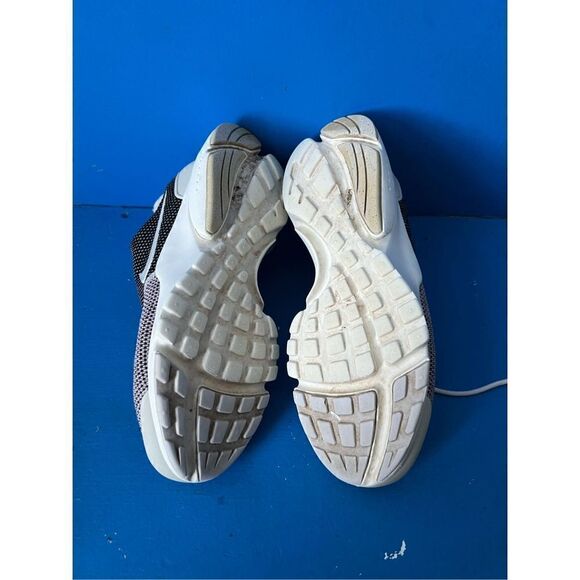 Nike Womens Presto Fly Se 910570-005 Gray Running Shoes Sneakers Size 8 - Picture 6 of 6